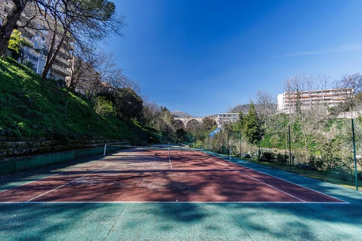 Bel Appartement Terrasse- Piscine- Tennis- Parking Vence